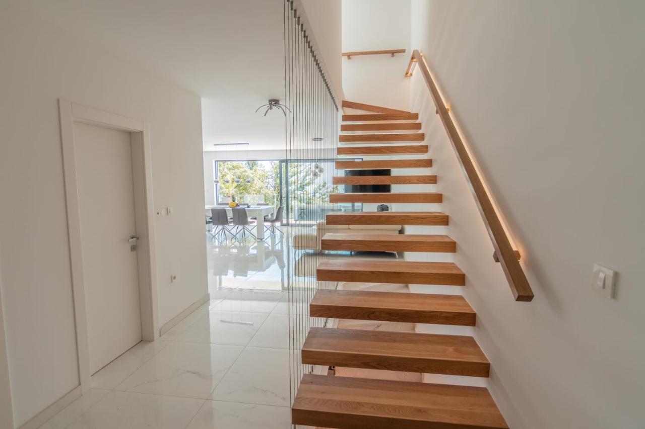Villa The Boat With Rooftop Pool Matulji Exterior photo