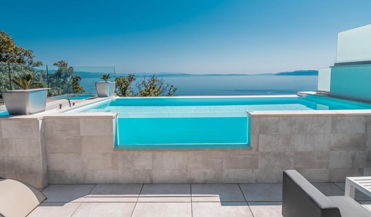 Villa The Boat With Rooftop Pool Matulji Exterior photo